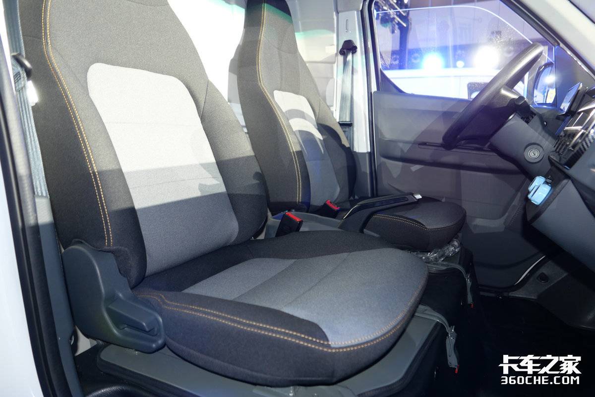 6-square volume with single pedal mode Star Enjoy V Interior is very Nordic.