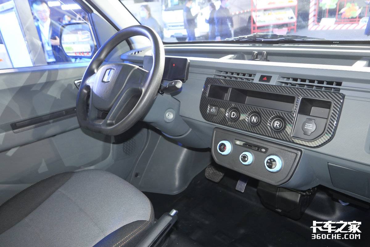 6-square volume with single pedal mode Star Enjoy V Interior is very Nordic.