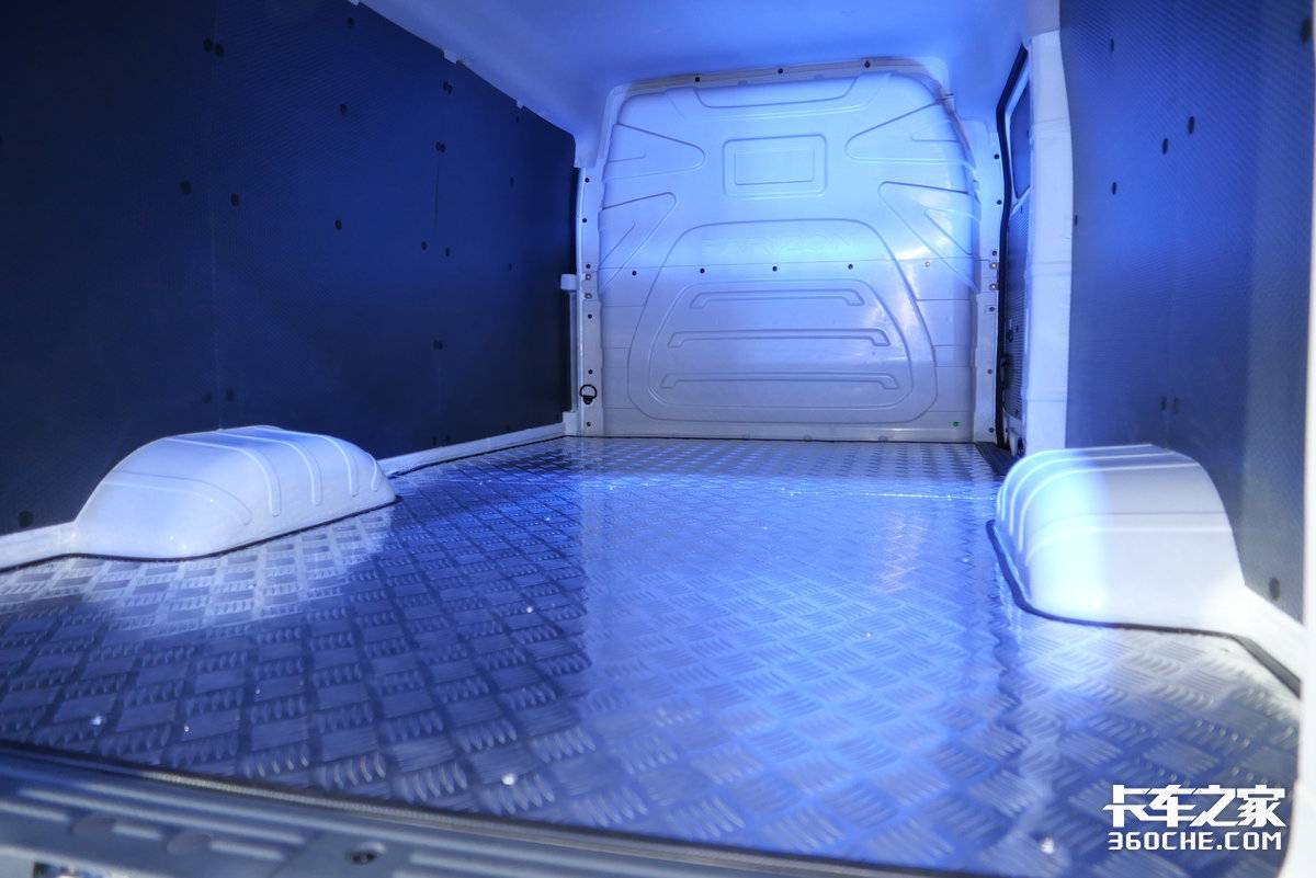 6-square volume with single pedal mode Star Enjoy V Interior is very Nordic.