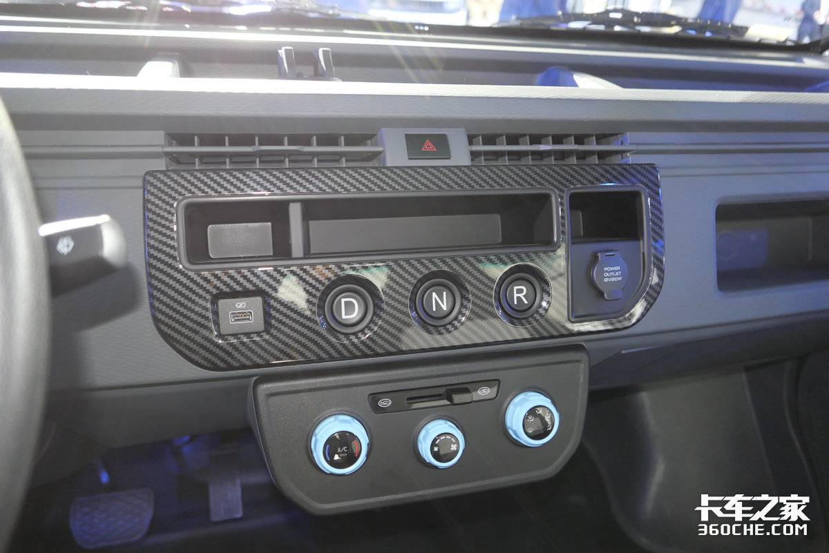 6-square volume with single pedal mode Star Enjoy V Interior is very Nordic.