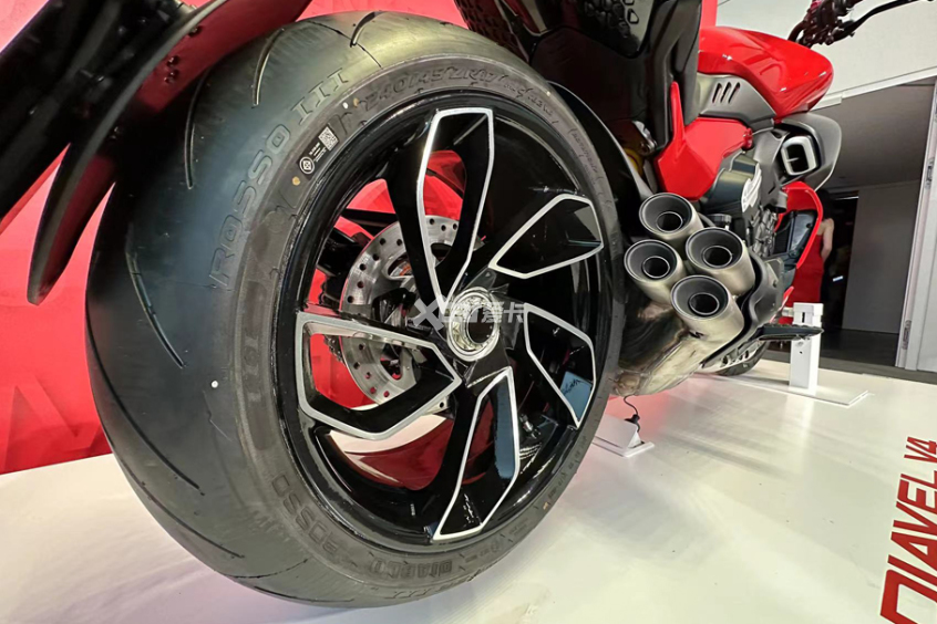 Ducati; The great devil; V4 Devil; DIAVEL; ducati; Motorcycle; large displacement